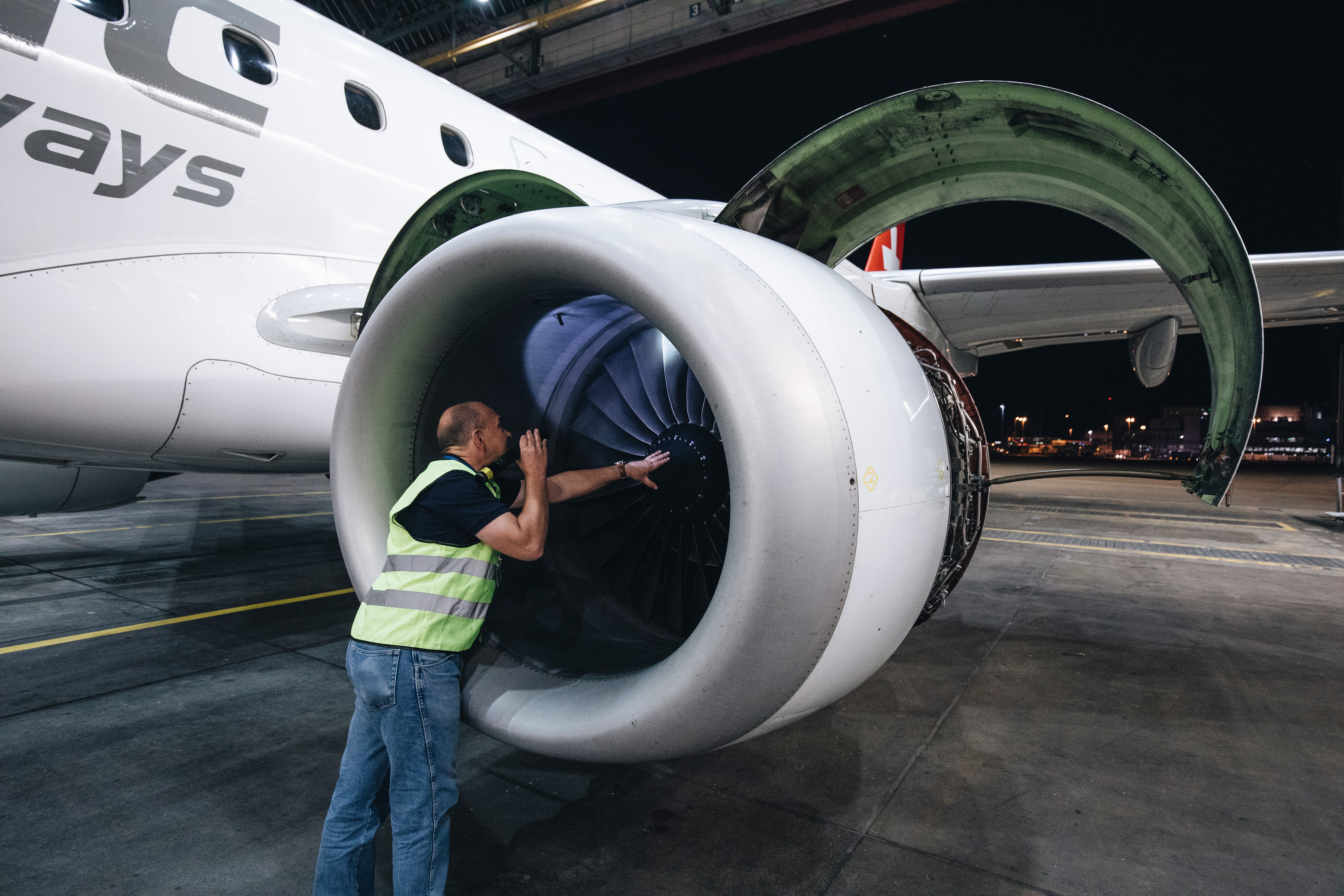 Technical Training Helvetic Embraer Horizon Swiss Flight Academy